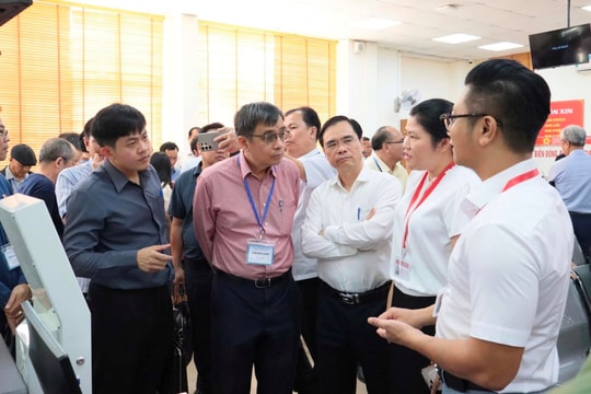 Đoàn cán bộ cấp Cục, Vụ của Lào thăm, học tập kinh nghiệm tại Hải Phòng