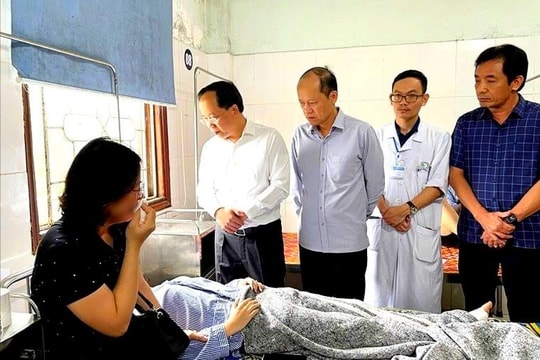 Tập trung cứu chữa các nạn nhân trong vụ tai nạn giao thông nghiêm trọng