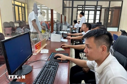 Nghiêm túc phê bình các địa phương chậm kiện toàn nhân sự chủ chốt