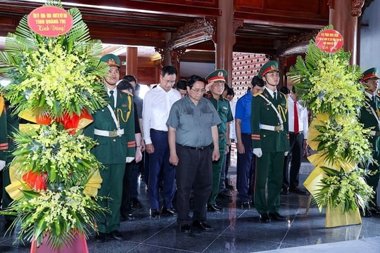 Thủ tướng dâng hương tưởng niệm Tổng Bí thư Lê Duẩn và Đại tướng Nguyễn Chí Thanh