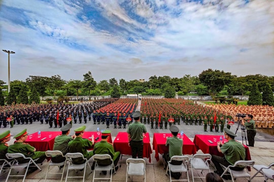 Công an Hà Nội hợp luyện  đảm bảo an ninh cho Đại lễ 80 năm mừng Quốc khánh