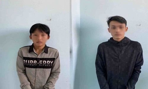 Vận động 2 đối tượng truy nã ra đầu thú