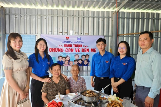 Hành trình “Chúng con về bên Mẹ”