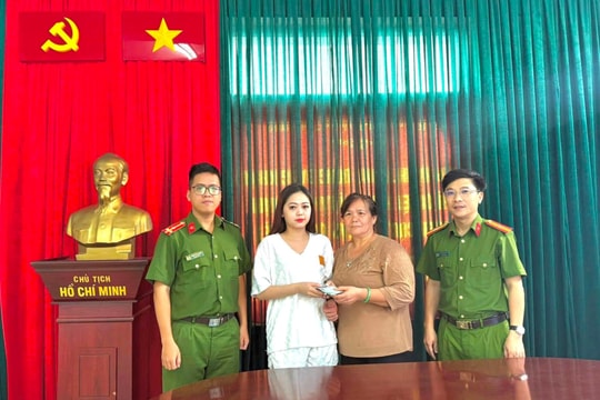 Cô gái trẻ trả lại 45 triệu đồng cho người đánh rơi