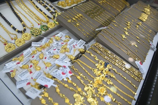 Giá vàng hôm nay 28/7: Dự báo tiếp đà giảm sâu