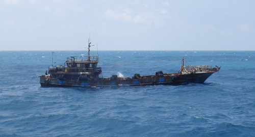 Tàu cá vận chuyển trái phép khoảng 260.000 lít dầu D.O