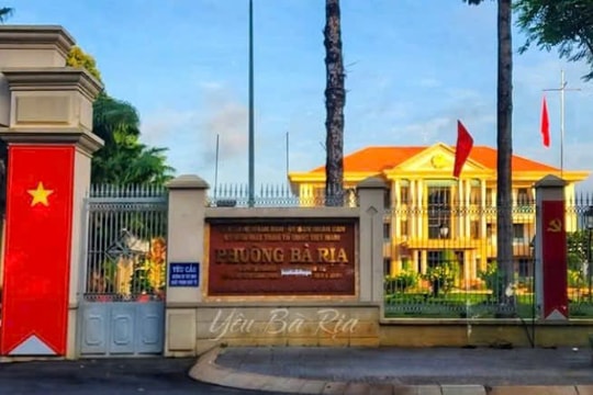 Mắt dân - soi sáng công quyền