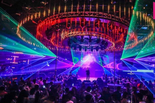 Bãi bỏ yêu cầu về diện tích, giảm phí thẩm định cấp phép kinh doanh karaoke, vũ trường