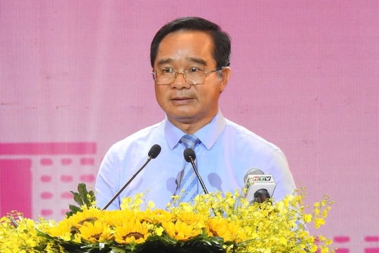 Chủ tịch TP.HCM yêu cầu vận dụng "6 rõ' sau sáp nhập