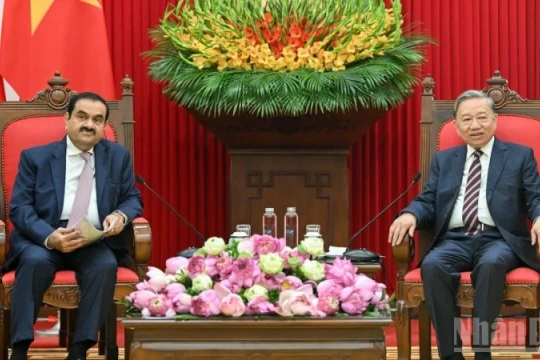Tổng Bí thư Tô Lâm tiếp Chủ tịch Tập đoàn Adani, Ấn Độ