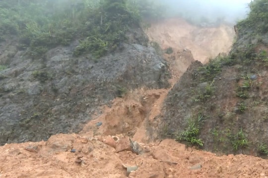Quảng Trị: Nhiều điểm sạt lở nghiêm trọng trên tuyến đường Hồ Chí Minh nhánh tây