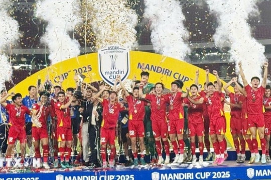 Thủ tướng gửi thư chúc mừng Đội tuyển U23 Việt Nam sau chiến thắng vang dội trước Đội tuyển U23 Indonesia