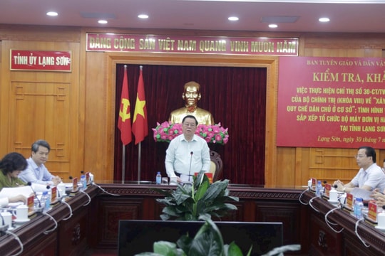 Trưởng Ban Tuyên giáo và Dân vận Trung ương Nguyễn Trọng Nghĩa làm việc tại Lạng Sơn