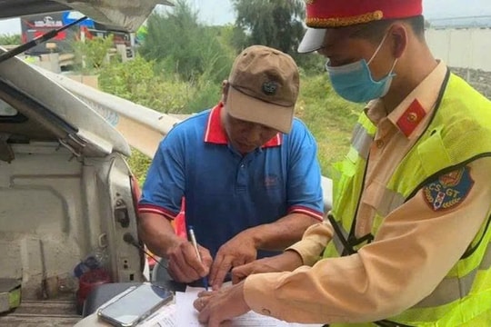 Công an Quảng Trị tăng cường tuần tra, xử lý nghiêm vi phạm an toàn giao thông