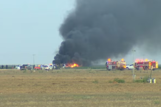 Tiêm kích tối tân F-35 lao xuống cánh đồng, phi công thoát nạn