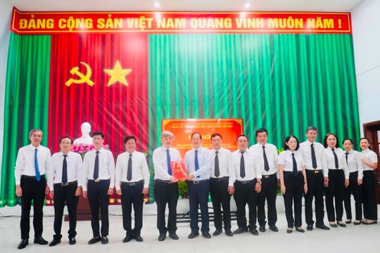 Công bố quyết định thành lập Đảng bộ TAND thành phố Cần Thơ