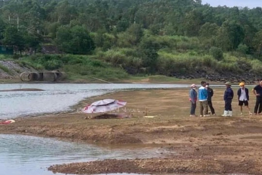 Ba nữ sinh đuối nước thương tâm khi đi tắm