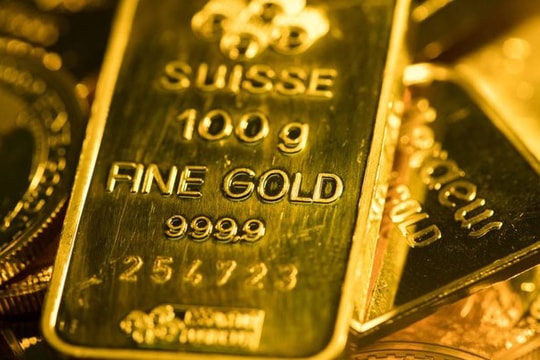 Giá vàng hôm nay 2/8: Thiết lập đỉnh mới