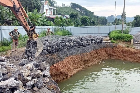 Lấp 'hố tử thần' trên tuyến Quốc lộ 3B tại Thái Nguyên