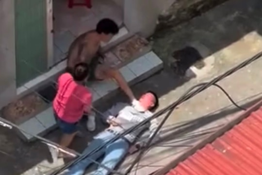 Triệu tập đối tượng dùng búa đánh người nhờ clip người dân quay được hơn 1 năm trước