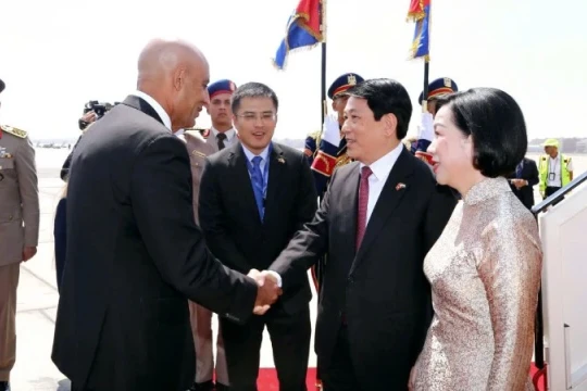 Chủ tịch nước Lương Cường đến Cairo, bắt đầu chuyến thăm cấp Nhà nước Cộng hòa Arab Ai Cập