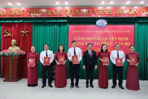 TAND tỉnh Tây Ninh công bố các quyết định về công tác tổ chức, cán bộ
