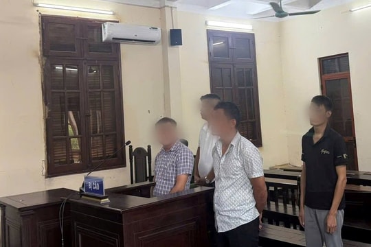 Xét xử 4 bị cáo gây rối tại quán bia