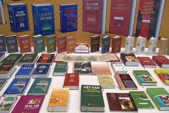 NXB Giáo dục Việt Nam tự hào góp mặt tại triển lãm thành tựu kinh tế - xã hội