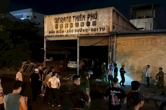 Video vụ cháy gara ô tô gần cầu vượt Thủy Dương (TP Huế)