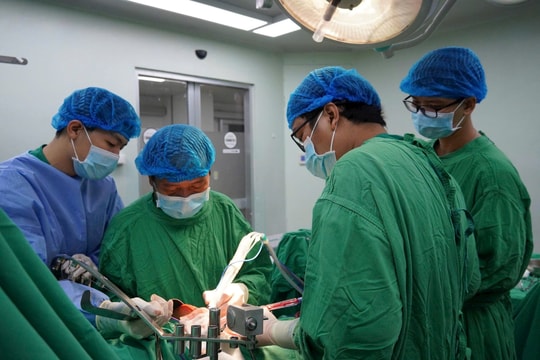 Lần đầu sử dụng dao mổ siêu âm Cusa phẫu thuật gan