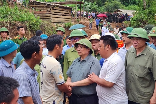 Thủ tướng chỉ đạo chậm nhất tháng 9 phải bố trí đất, xây dựng lại nhà ở cho các hộ bị mất nhà do thiên tai