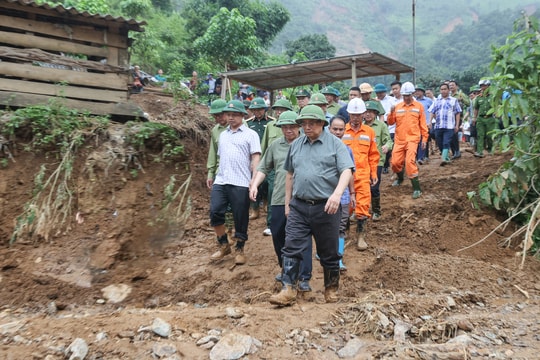 Chậm nhất tháng 9 phải bố trí đất, xây dựng lại nhà ở cho các hộ bị mất nhà do thiên tai