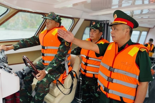 Bộ Chỉ huy Quân sự tỉnh Quảng Ninh tuần tra 24/24h bảo đảm an toàn trên Vịnh Hạ Long