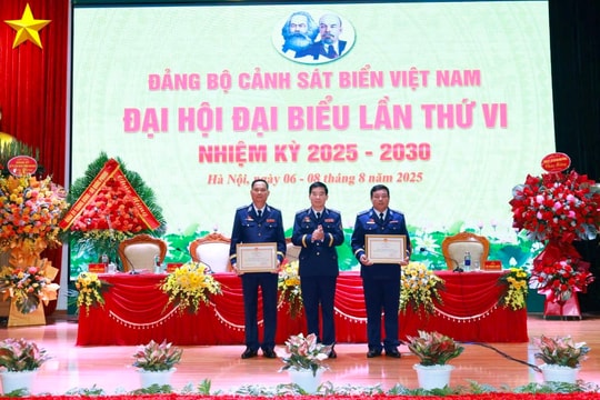 Bộ Tư lệnh Vùng Cảnh sát biển 4 được khen thưởng đột xuất