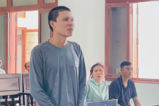 Tranh cãi vì chấm công, lái xe rút kéo đâm đồng nghiệp