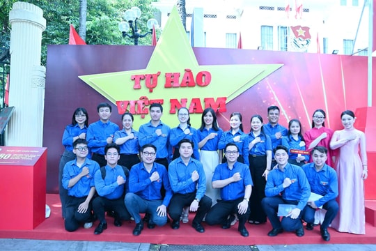 Giới trẻ lan tỏa tình yêu nước trên không gian số