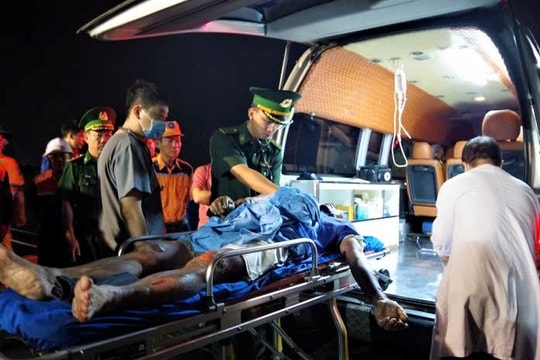 Tiếp nhận 20 thuyền viên tàu GT Unity bị nạn trên biển