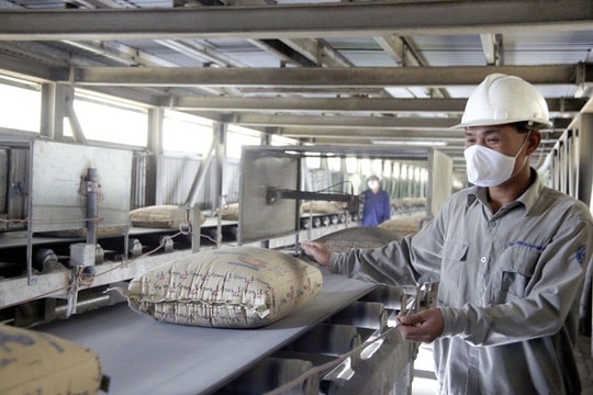 Ngành xi măng hưởng lợi từ đầu tư công và chính sách