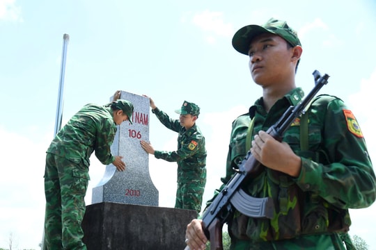 Người lính quân hàm xanh giữ trọn chủ quyền biên giới quốc gia