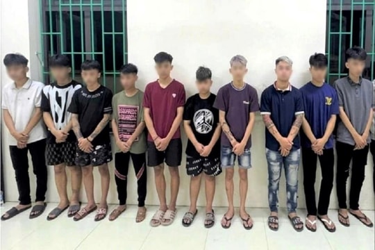 Bắt tạm giam 12 thanh, thiếu niên gây rối trật tự công cộng