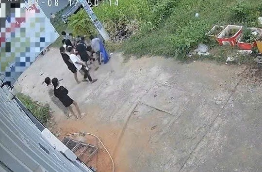 Lâm Đồng: Xác minh vụ việc bé gái 12 tuổi bị đánh hội đồng