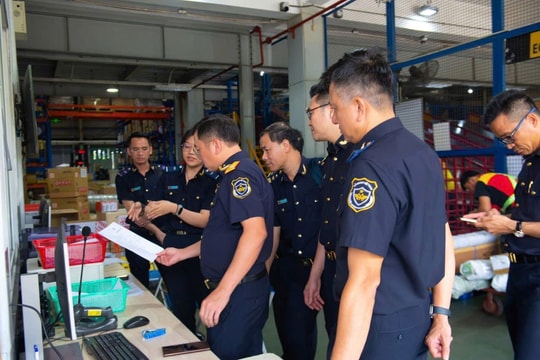 Xuất nhập khẩu bứt tốc, Hải quan tăng cường chống buôn lậu và gian lận