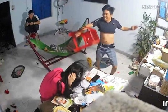 Xác minh đoạn clip một người phụ nữ bị người đàn ông dùng ghế đánh tới tấp
