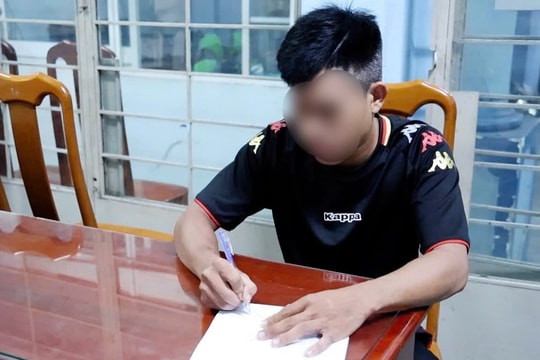 Bắt đối tượng vay tiền, yêu cầu người vay dùng ảnh khỏa thân làm "cam kết"