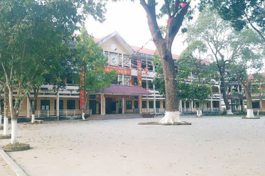Hiệu trưởng lên tiếng vụ thầy giáo tát học sinh