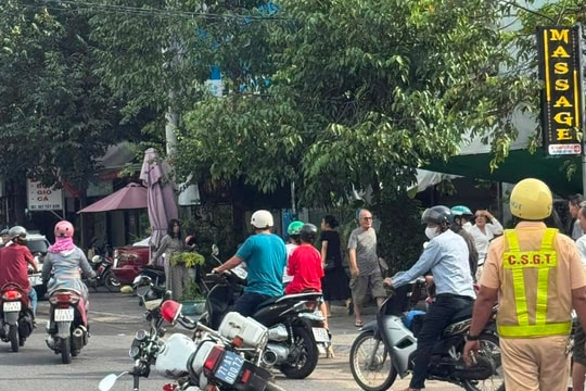 Thanh niên tấn công CSGT sau khi bị yêu cầu quay lại hiện trường vụ tai nạn