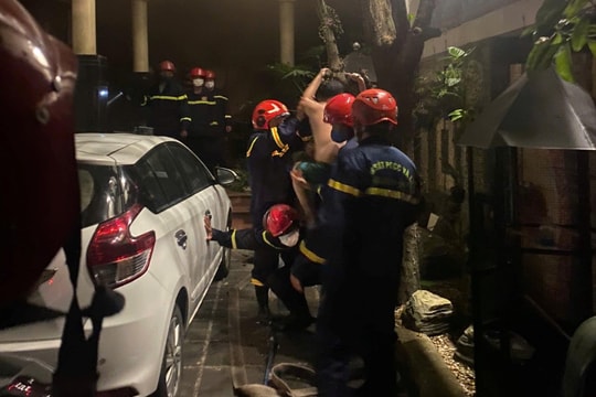 Cứu 5 người thoát khỏi đám cháy trong đêm