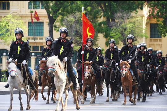 Đoàn Quân nhạc và Kỵ binh biểu diễn, diễu hành tại Hải Phòng