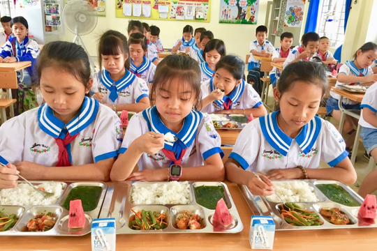 Vì một Việt Nam khỏe mạnh: Hành động ngay từ bữa ăn học đường