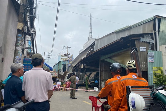 TP.HCM: Nổ lớn ở một công ty, nhiều nhà dân bị ảnh hưởng